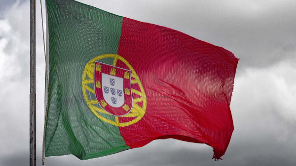 How to Hire and Pay Employees in Portugal