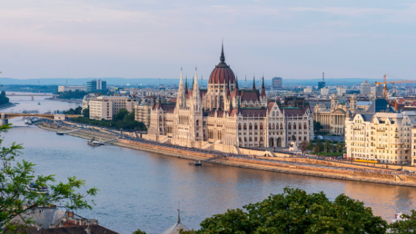How to Hire and Pay Employees in Hungary